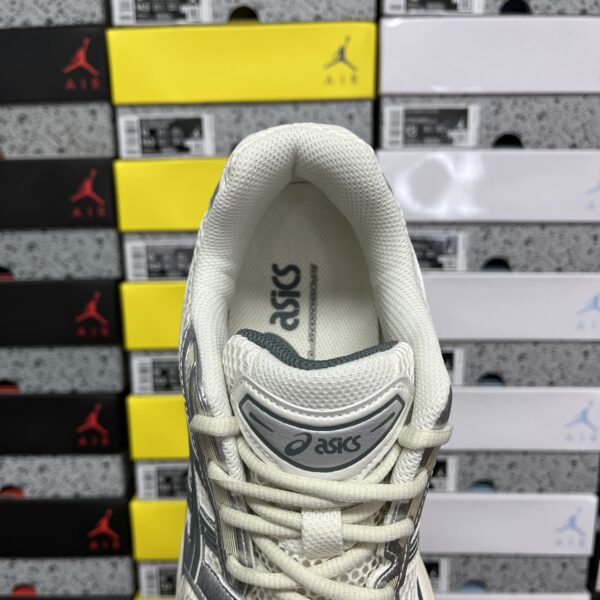 Asics Gel-Kayano 14 