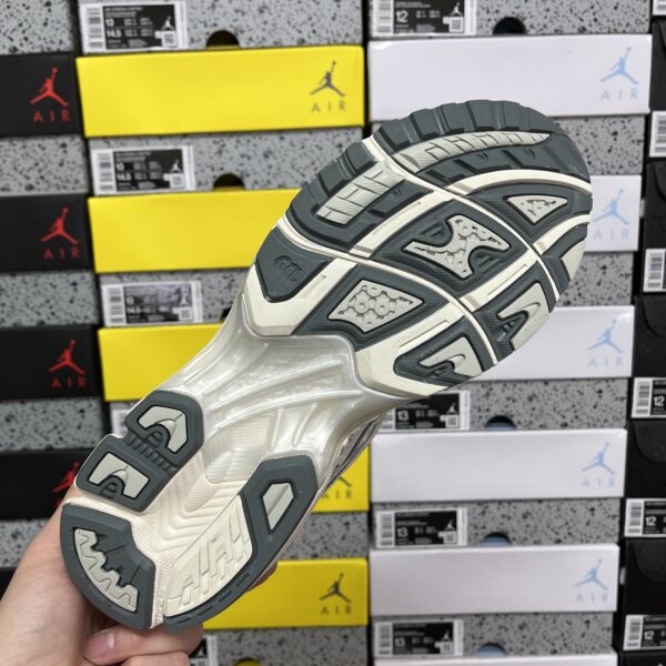 Asics Gel-Kayano 14 