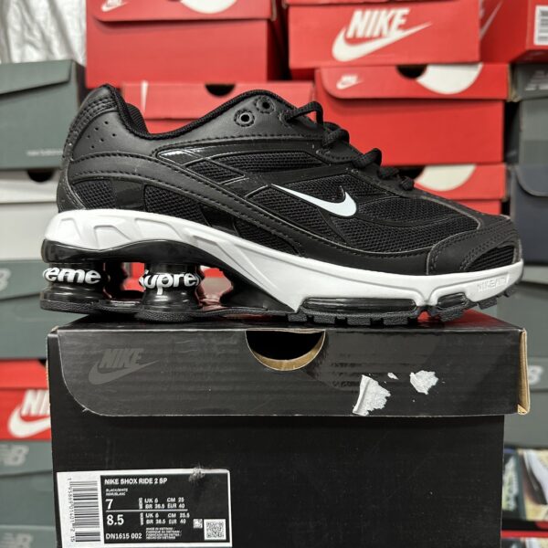 Nike Shox R2 x Supreme 