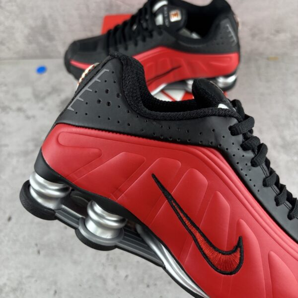 Nike Shox R4 