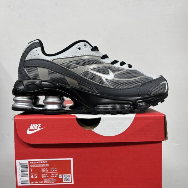 Nike Shox R2 