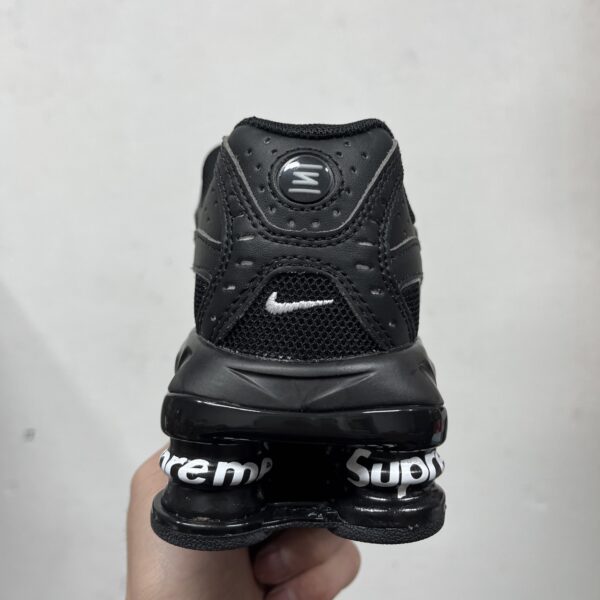 Nike Shox R2 x Supreme 