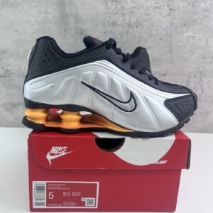 Nike Shox R4 