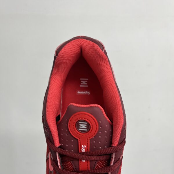 Nike Shox R2 x Supreme 