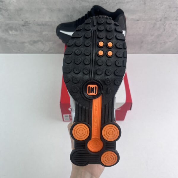 Nike Shox R4 