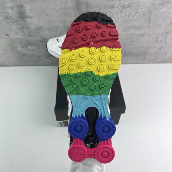 Nike Shox R2 x Supreme 