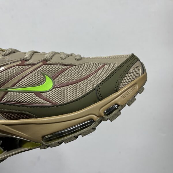 Nike Shox R2 x Supreme 