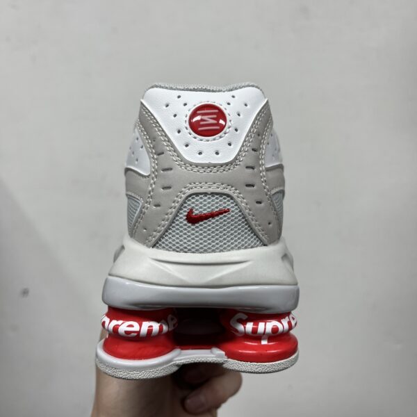 Nike Shox R2 x Supreme 