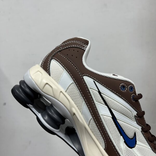 Nike Shox R2 