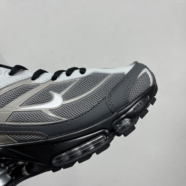 Nike Shox R2 