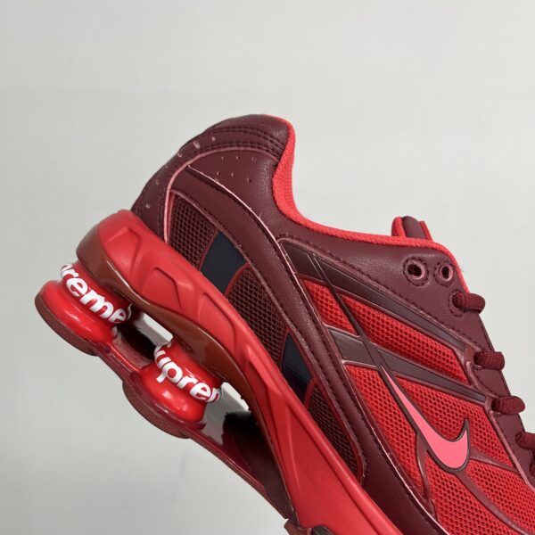 Nike Shox R2 x Supreme 