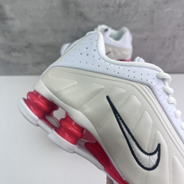 Nike Shox R4 