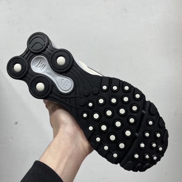Nike Shox R2 