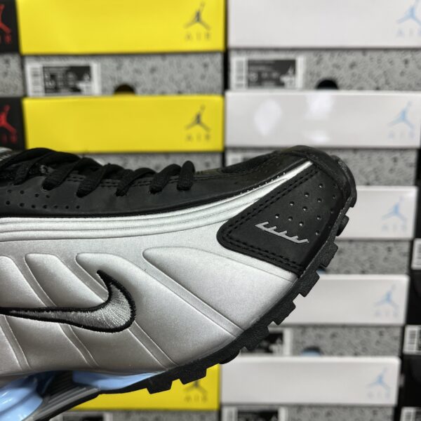Nike Shox R4 