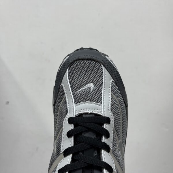Nike Shox R2 