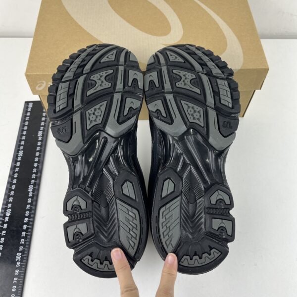 Asics Gel-Kayano 14 