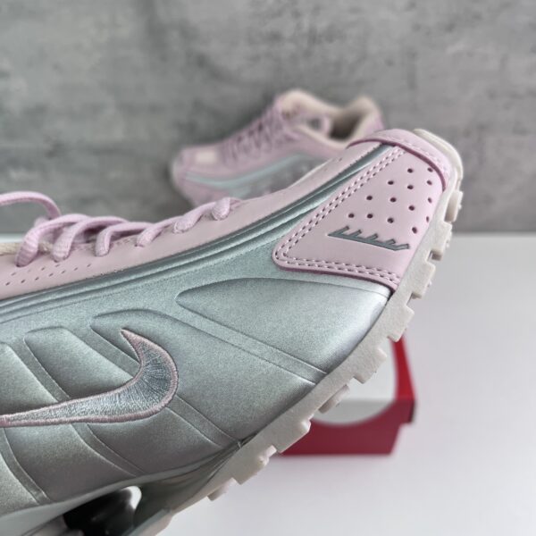 Nike Shox R4 