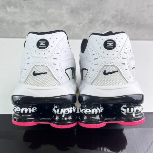 Nike Shox R2 x Supreme 