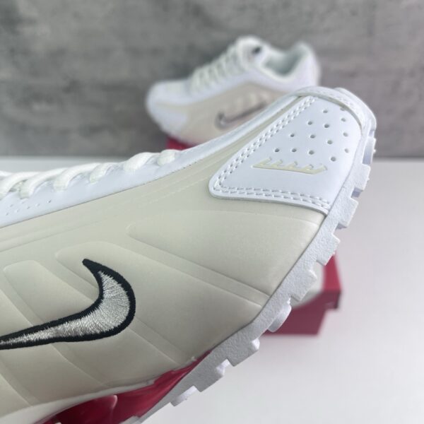 Nike Shox R4 