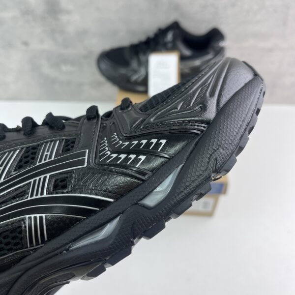 Asics Gel-Kayano 14 