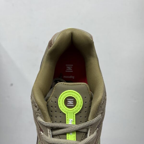 Nike Shox R2 x Supreme 