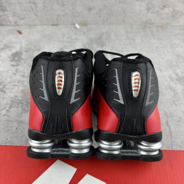 Nike Shox R4 