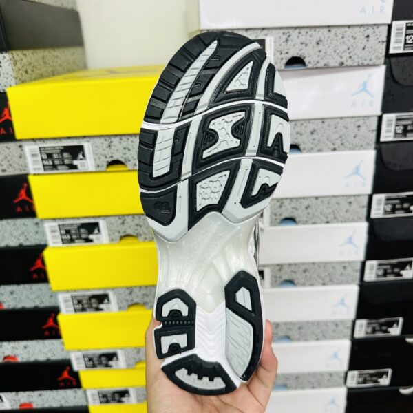 Asics Gel-Kayano 14 