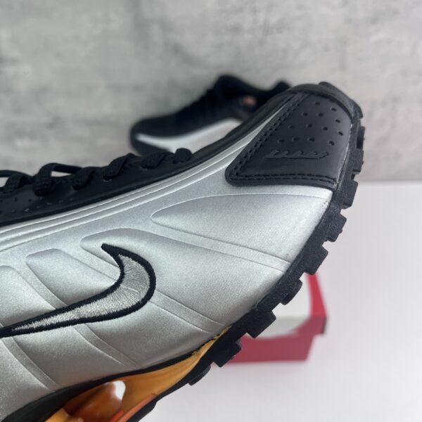 Nike Shox R4 