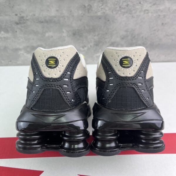 Nike Shox R2 