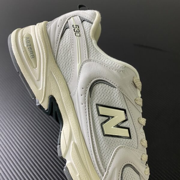 New Balance 530 