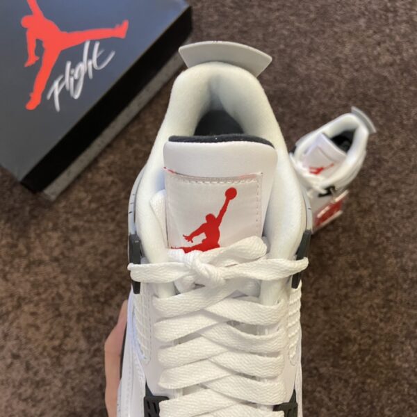 Nike Air Jordan 4 