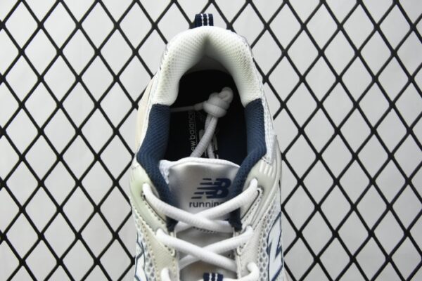 New Balance 530 