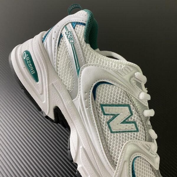 New Balance 530 