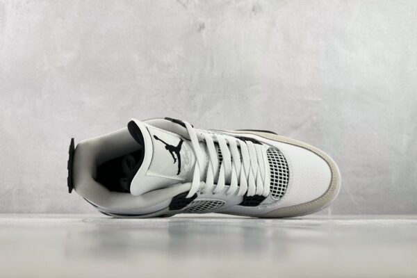 Nike Air Jordan 4 