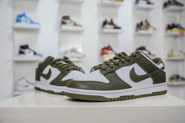 Nike Dunk Low 