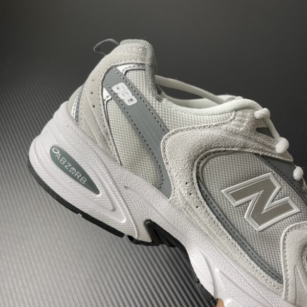 New Balance 530 