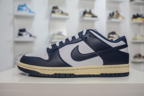 Nike Dunk Low 